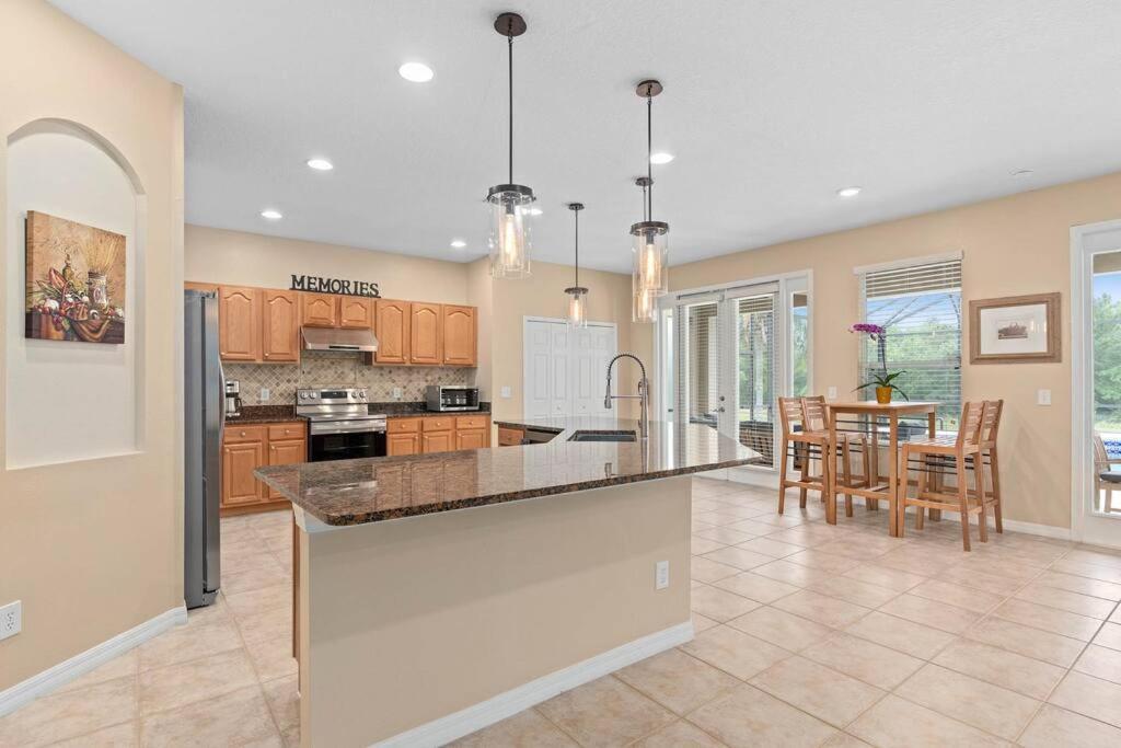 Lakeview W/8 Bedroom 5 Kingsuite 3 Miles To Disney Кисими Екстериор снимка